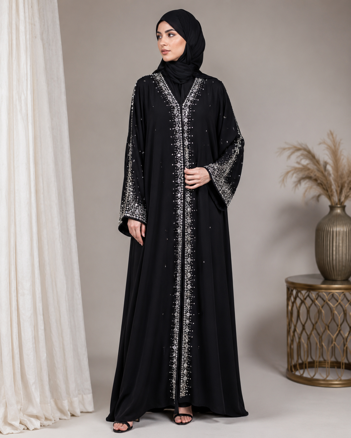عباه مرصعه ب الالماس